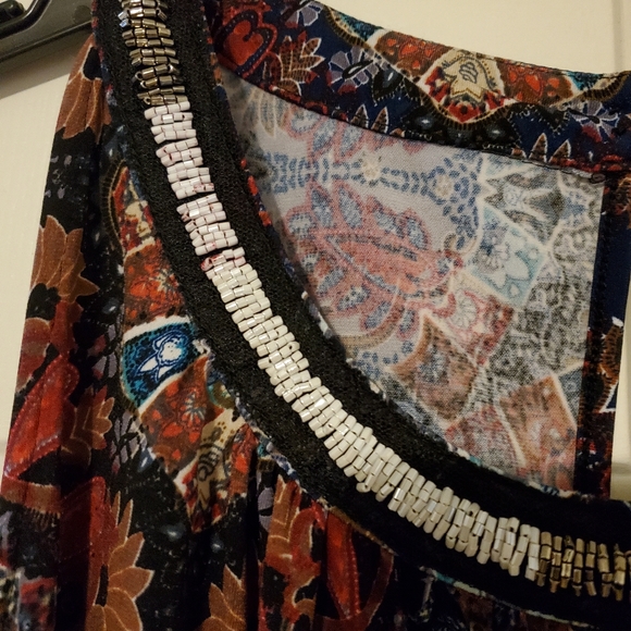 Ladies top - Picture 3 of 8